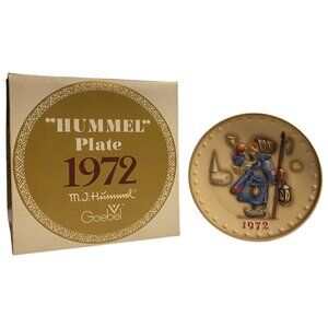 1972 Goebel Hummel “Hear ye, Hear ye” Annual Plate with Original Box